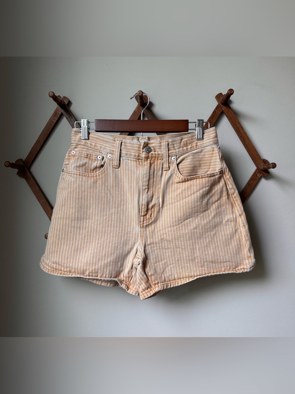 Madewell Mom Jean Shorts in Stripe: Earthen Gold/Rigid Denim Size 26 EUC